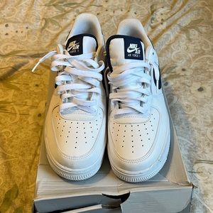 Nike Air Forces in mid night navy